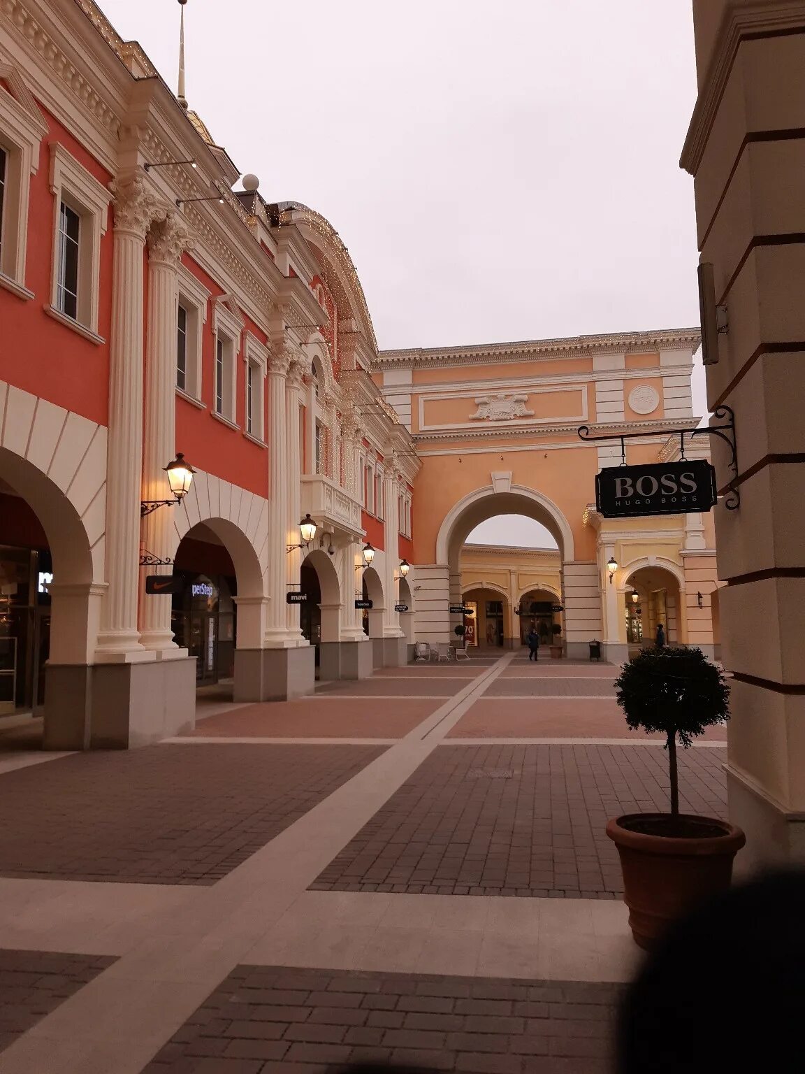 Outlet спб