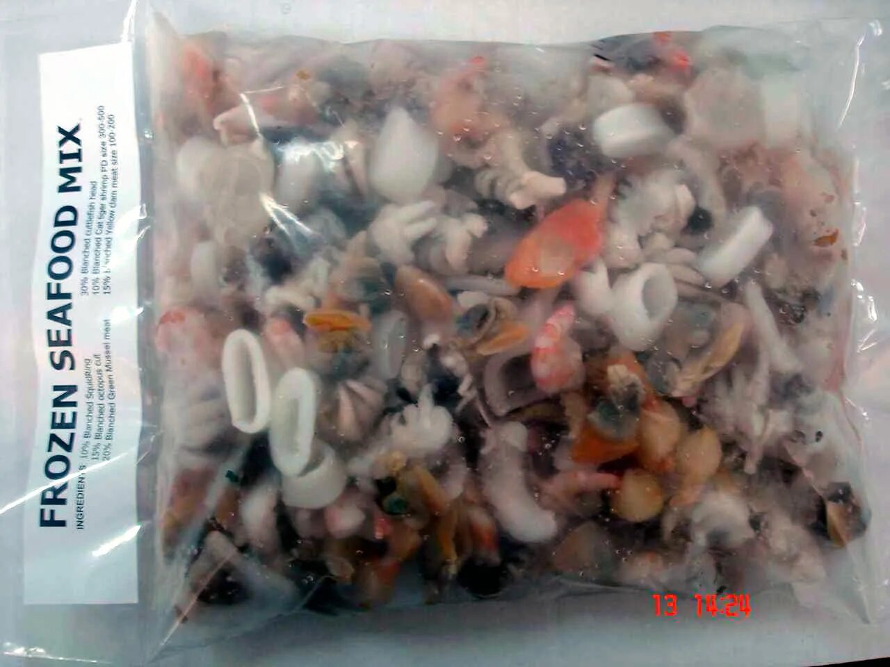 Сколько готовить морской коктейль. Морской коктейль замороженный. морепродукты заморозка. морской коктейль frozen.
