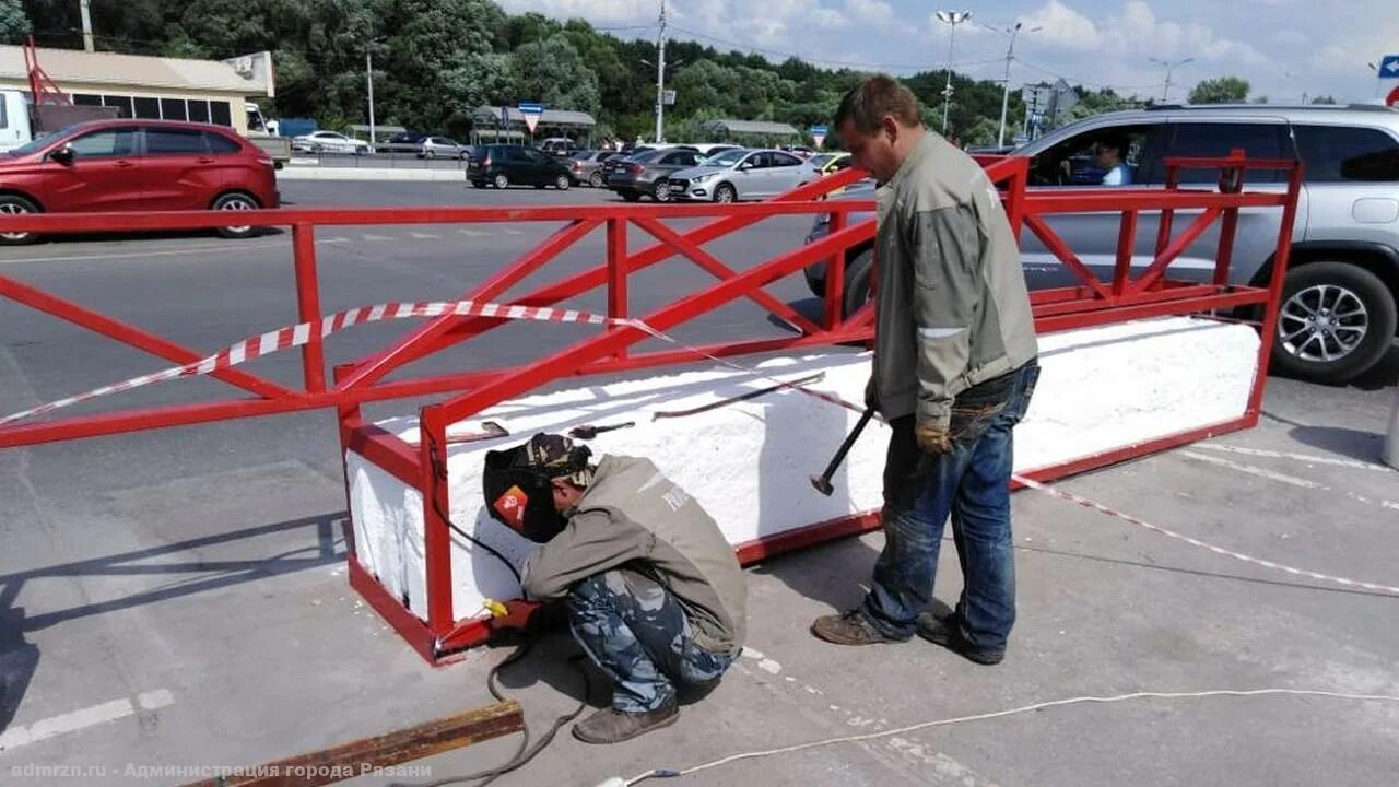 Закрыли автостоянку