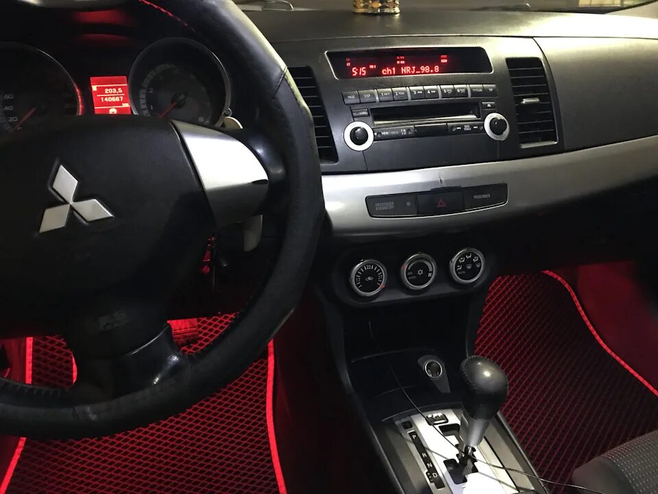 Молдинги салона с EvoX, рояльный лак с хром полосой - Mitsubishi Lancer X, 2 л, 