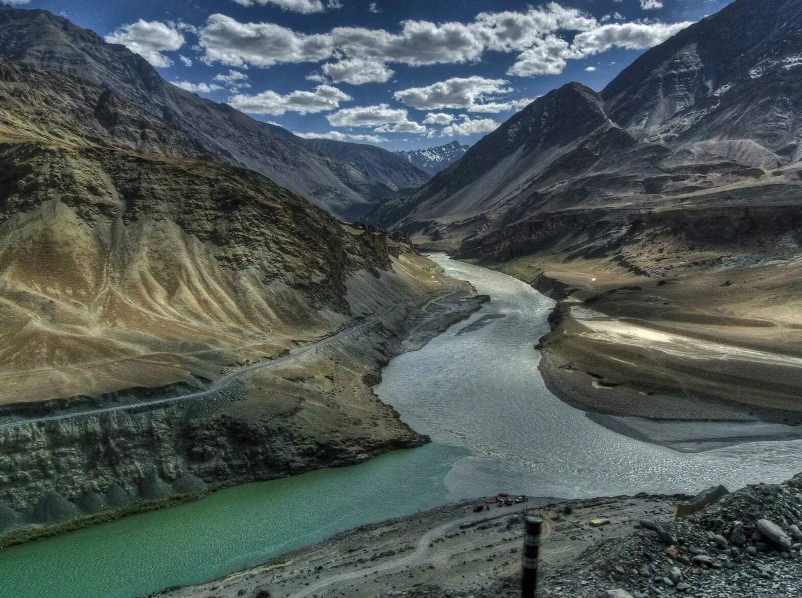 Пакистан река инд. Река инд в Индии. Долина реки инд Пакистан. Река Ганга в Гималаях.
