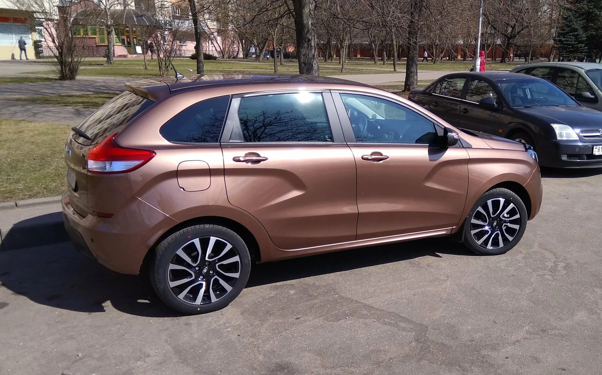 икс рей 17. Lada xray r17. лада икс рей на 17 дисках. лада х рей кросс красная. Lada xray cross белый.