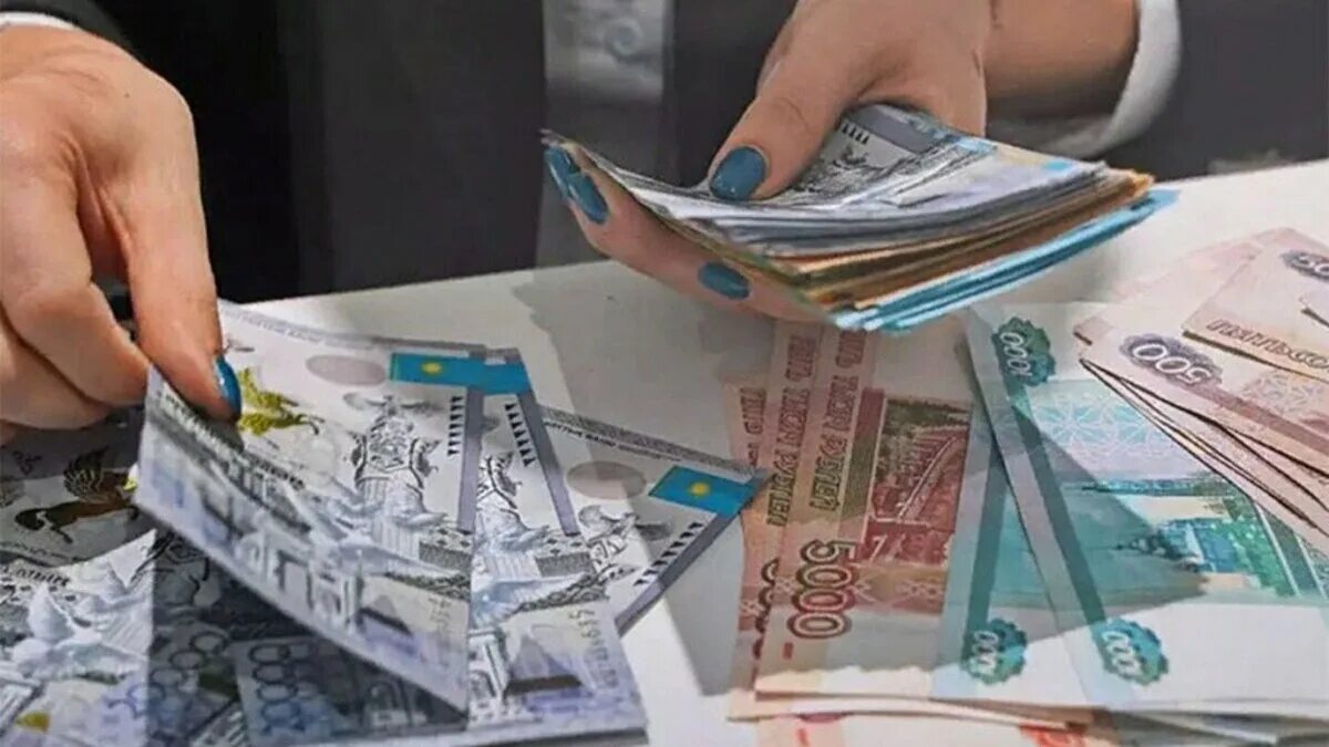 Российские деньги на казахстанские. Тенге в рубли. Казахский тенге. Деньги России. Тенге к доллару.