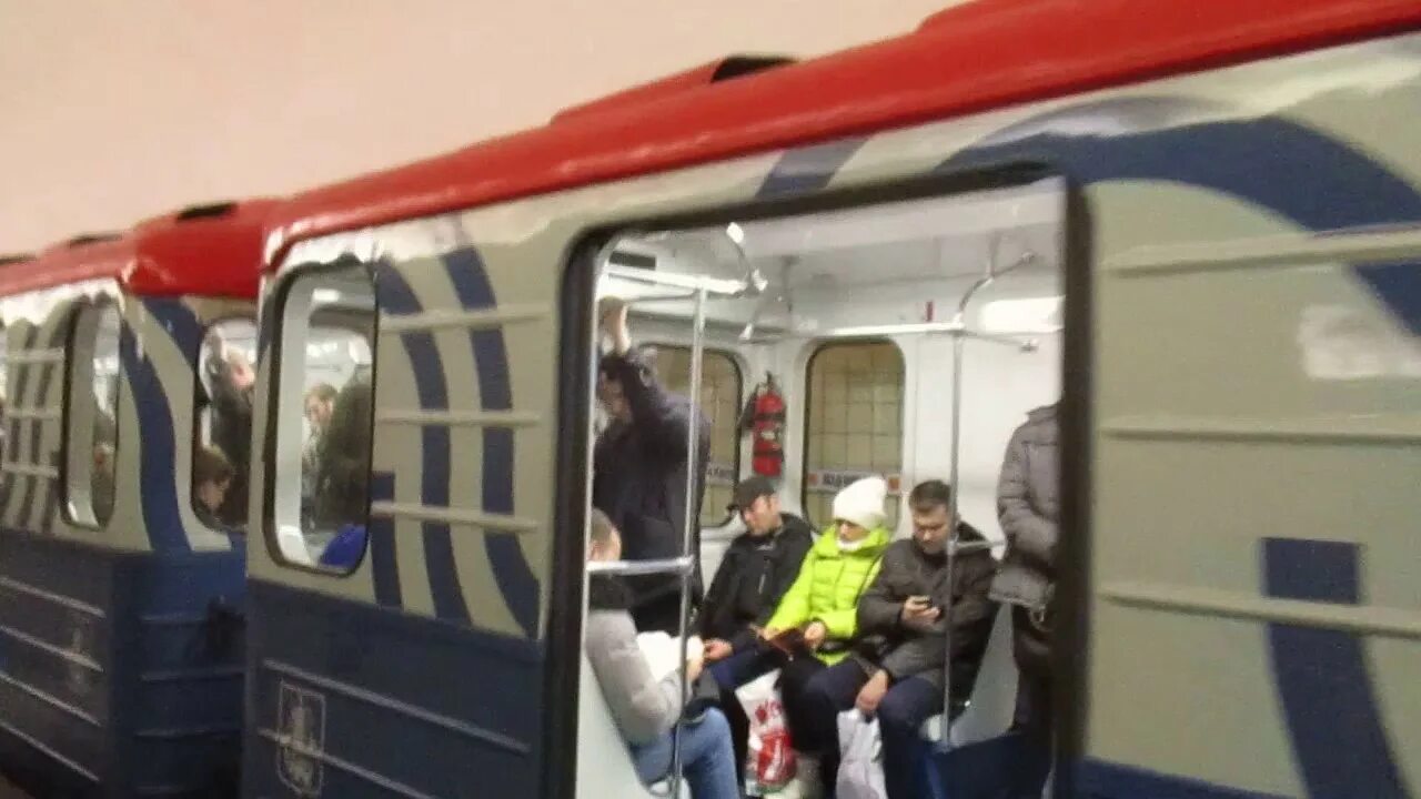 Номерной едет. Номерной на калужско-рижской линии.