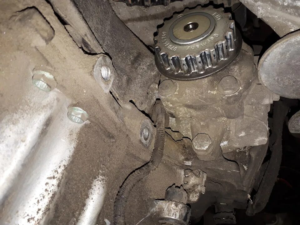 Где находится датчик коленвала фольксваген Elsa online. ElsaWin. ElsaWeb. VWKraftübertragungAutomatisches Getriebe 09L 6