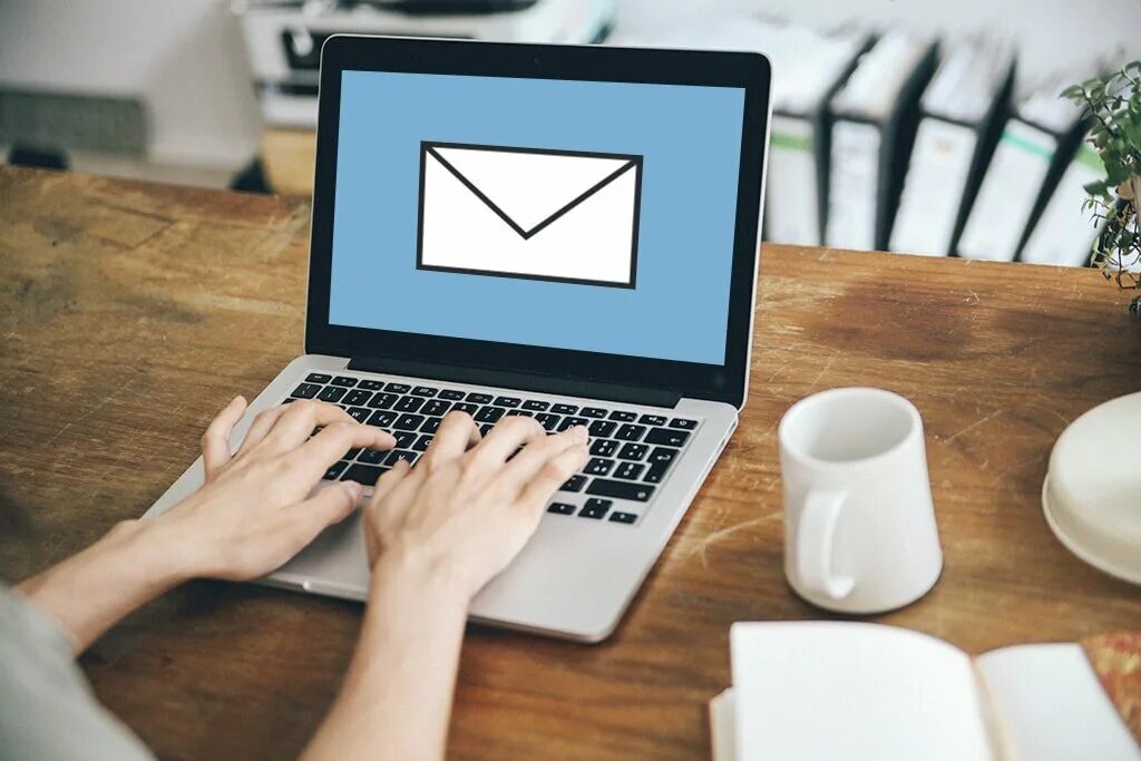 Getting my email. Write an email. электронная почта. write an e-mail. writing an email.