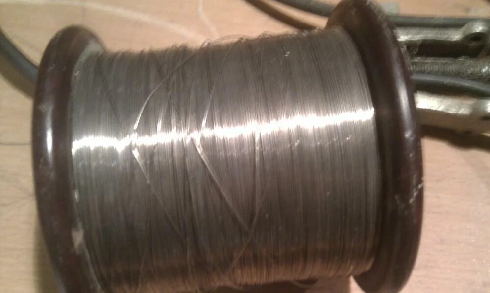 какой длины надо взять нихромовый. какой длины надо взять нихромовый. какой длины надо взять нихромовый. 5 мм. проволока длиной 1 мм площадью поперечного сечения 1 мм.