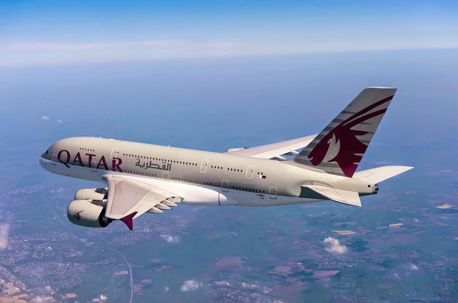 Катар дав. Катар Эйрлайнс самолеты. Самолет Катар Эйрвейз. Qatar Airways a380. Доха Катар авиакомпания.