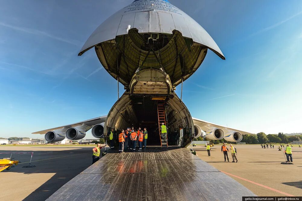 Самый большой самолет в мире. АН-225 Мрия. Самый большой самолет в мире АН-225 Мрия. АН-225 Мрия фото. АН-225 Мрия военный.