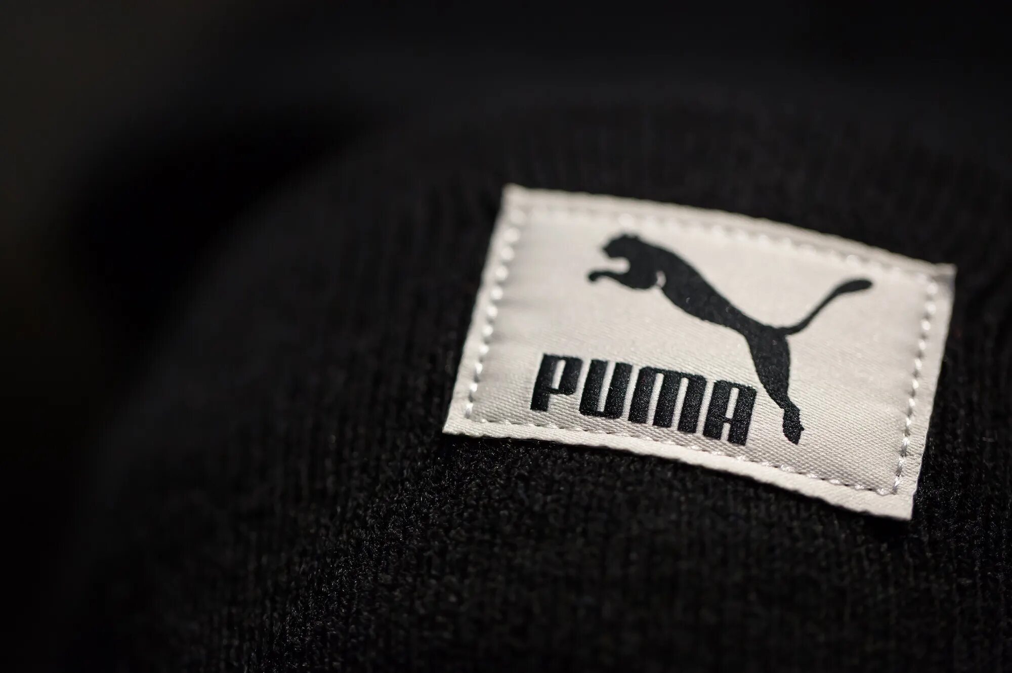 Пума бренд одежды. Термонаклейки Пума Puma. Лейблы на одежду. Брендовые лейблы на одежду.