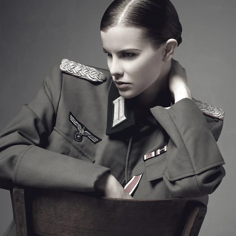 Фройлен Барбара. Немецкие девушки в военной форме. Девушки в форме СС. Женская сс