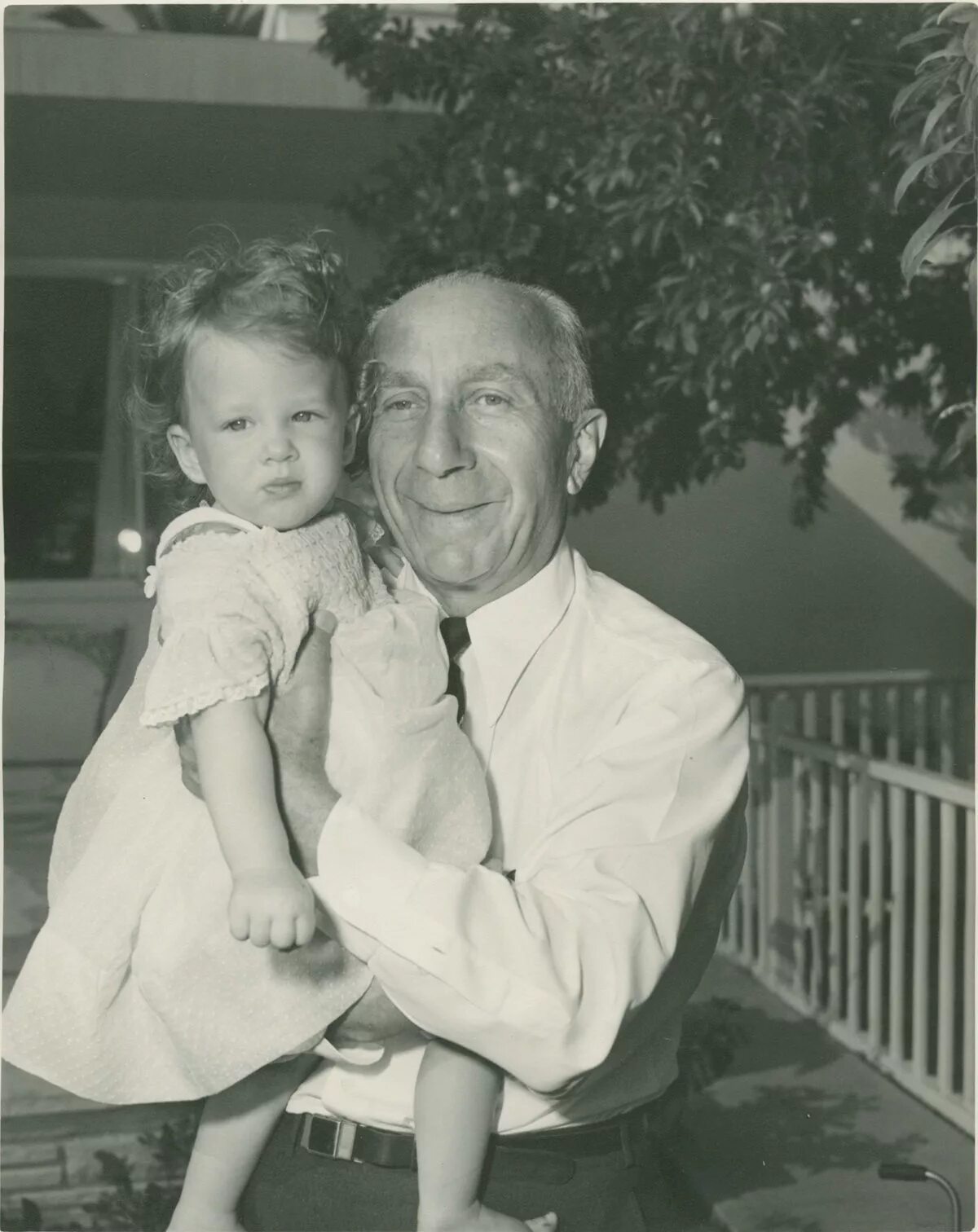 Уорнер бразерс основатели. Братья гарри альберт сэм джек уорнер. Братья уорнер фото. Harry warner. Harry warner.