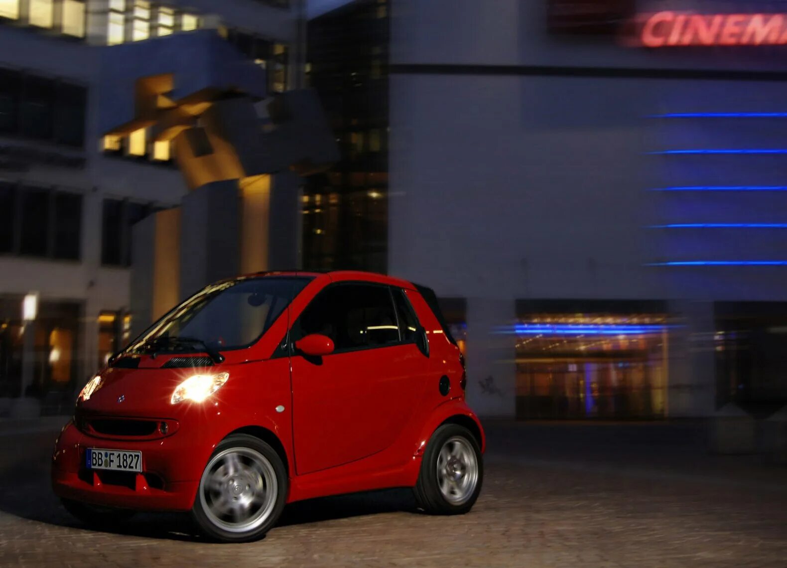Red smart. Smart fortwo 2006. smart brabus red edition. smart brabus 2006. smart fortwo красный.