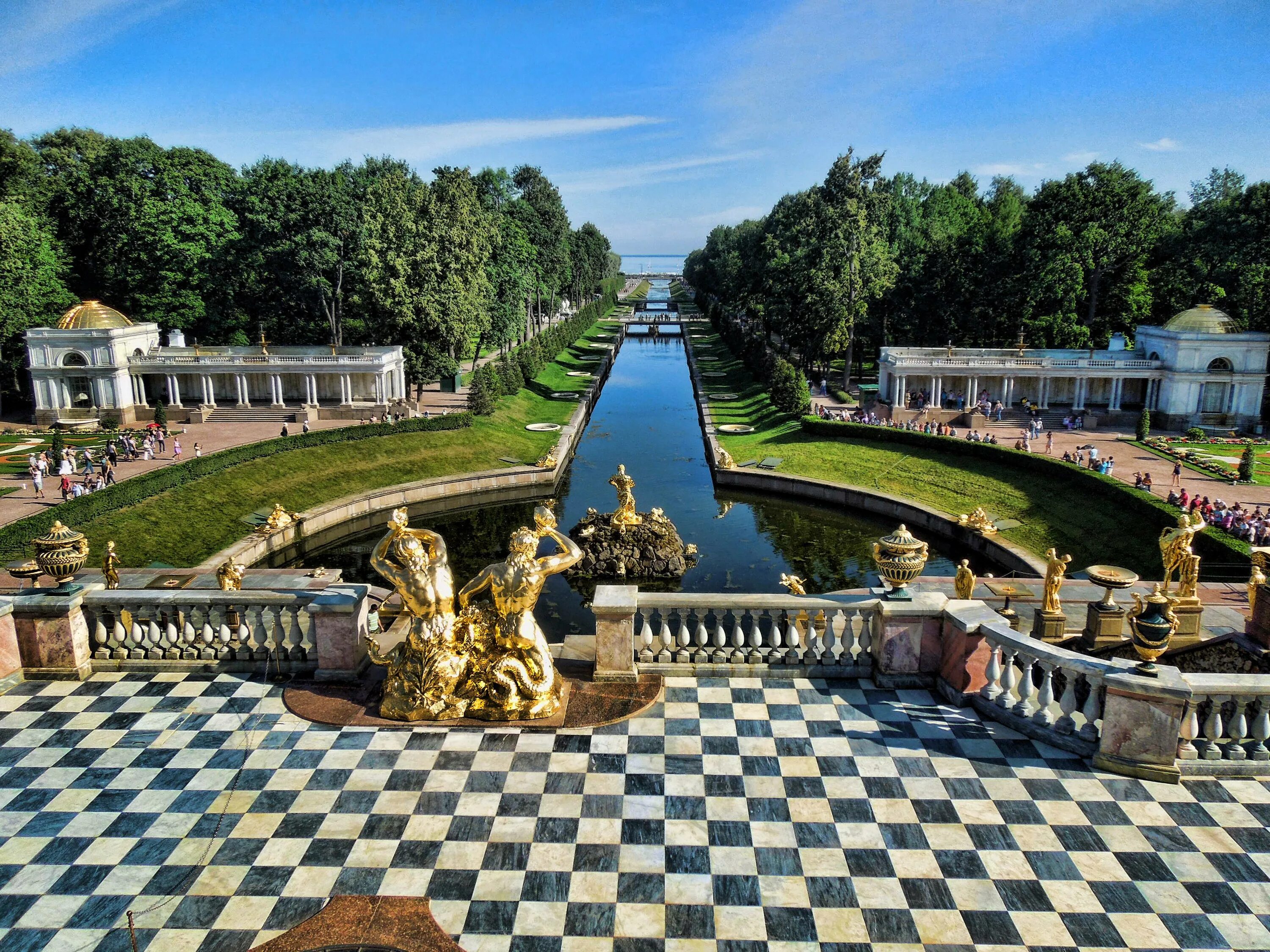 Сколько стоит погулять. Петергоф летний сад. Петергоф парк (Peterhof), Санкт-Петербург. Летний дворец Петергоф сады. .Парк Петродворец Петродворец парк.