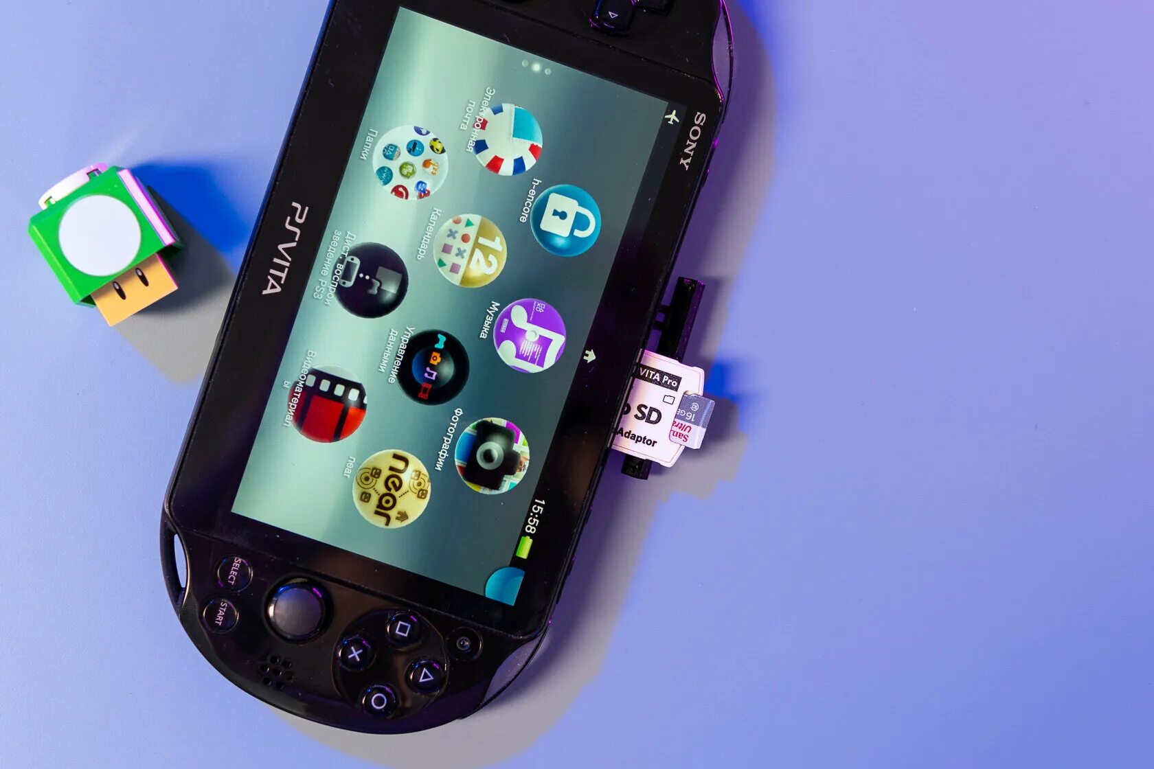 Портативная консоль 2022. Портативная мини игровая консоль нинтендо. Spielkonsole. Gamepad портативная приставка. Портативная приставка 8 бит.