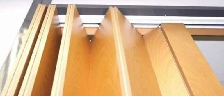 Рсп раздвижная дверь-гармошка схема сборки. Двери межкомнатные раздвижные гармошка. Монтаж раздвижной двери «гармошка». Гармошка межкомнатные 2метра. Габариты складных дверей гармошка.