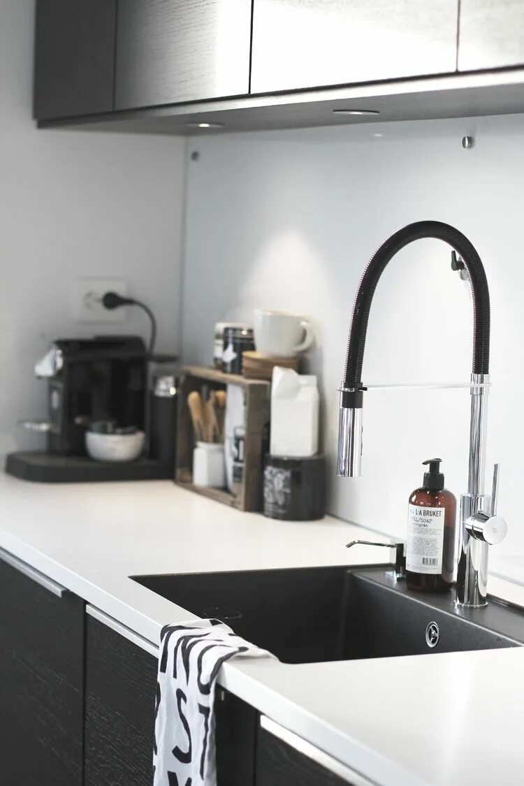 Simple and bold #MeirBlack finishes for this project by @jayarneking . #meir #me