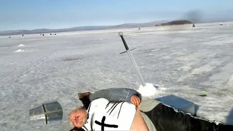 Мем мужик на рыбалке