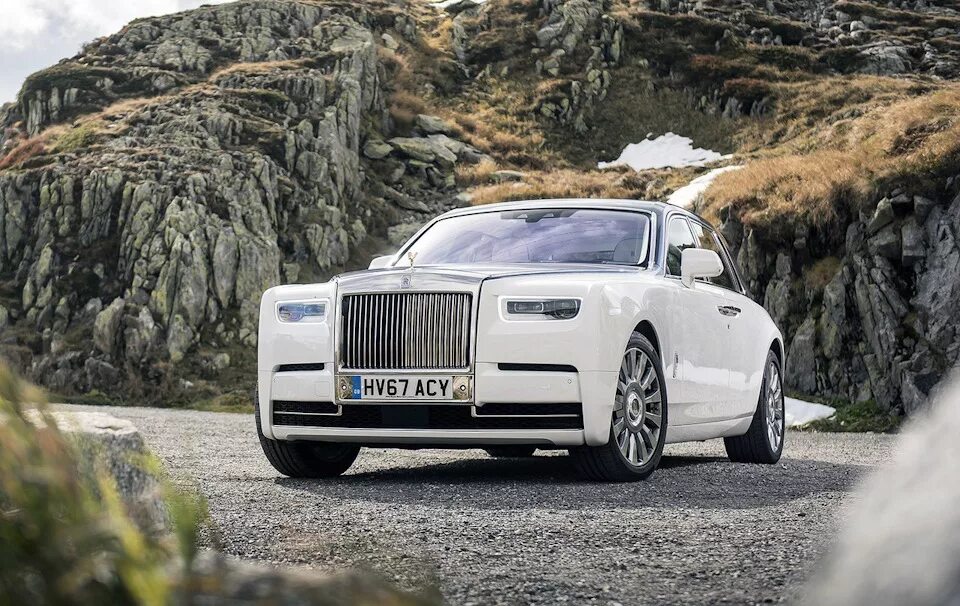 Rolls royce phantom 2003. Rolls-royce phantom viii. Роки роллс. Rolls royce ghost 2009. Rolls royce phantom 2021.