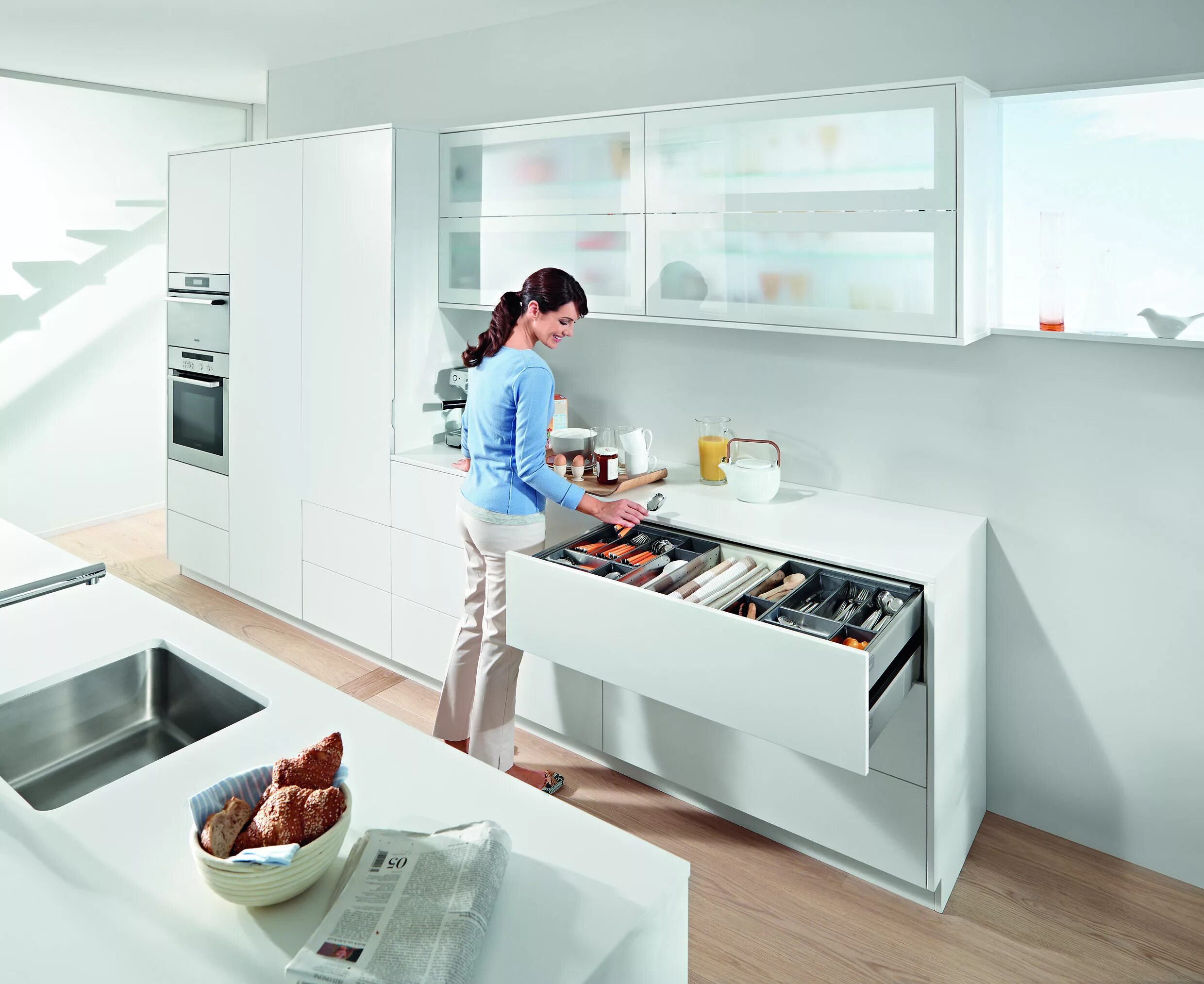 Blum pre market. Кухонная фурнитура blum. blum фурнитура для кухни. зоны кухни blum. смарт куб блюм.