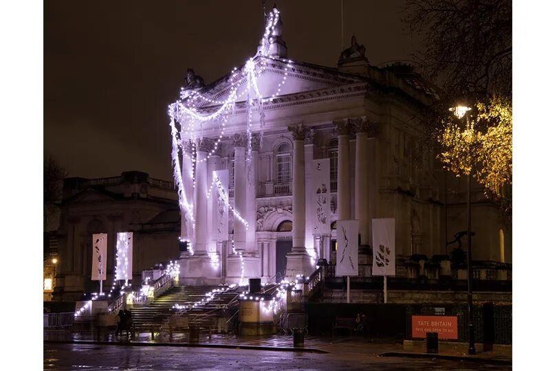 Украшенная галерея. Галерея Тейт. Tate Britain. Tate Gallery in London. Музей Тейт живопись.