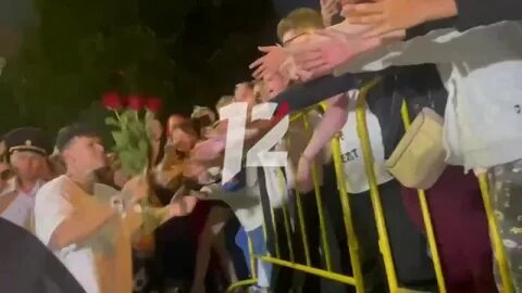 По окончанию концерта мы прошли за кулисы