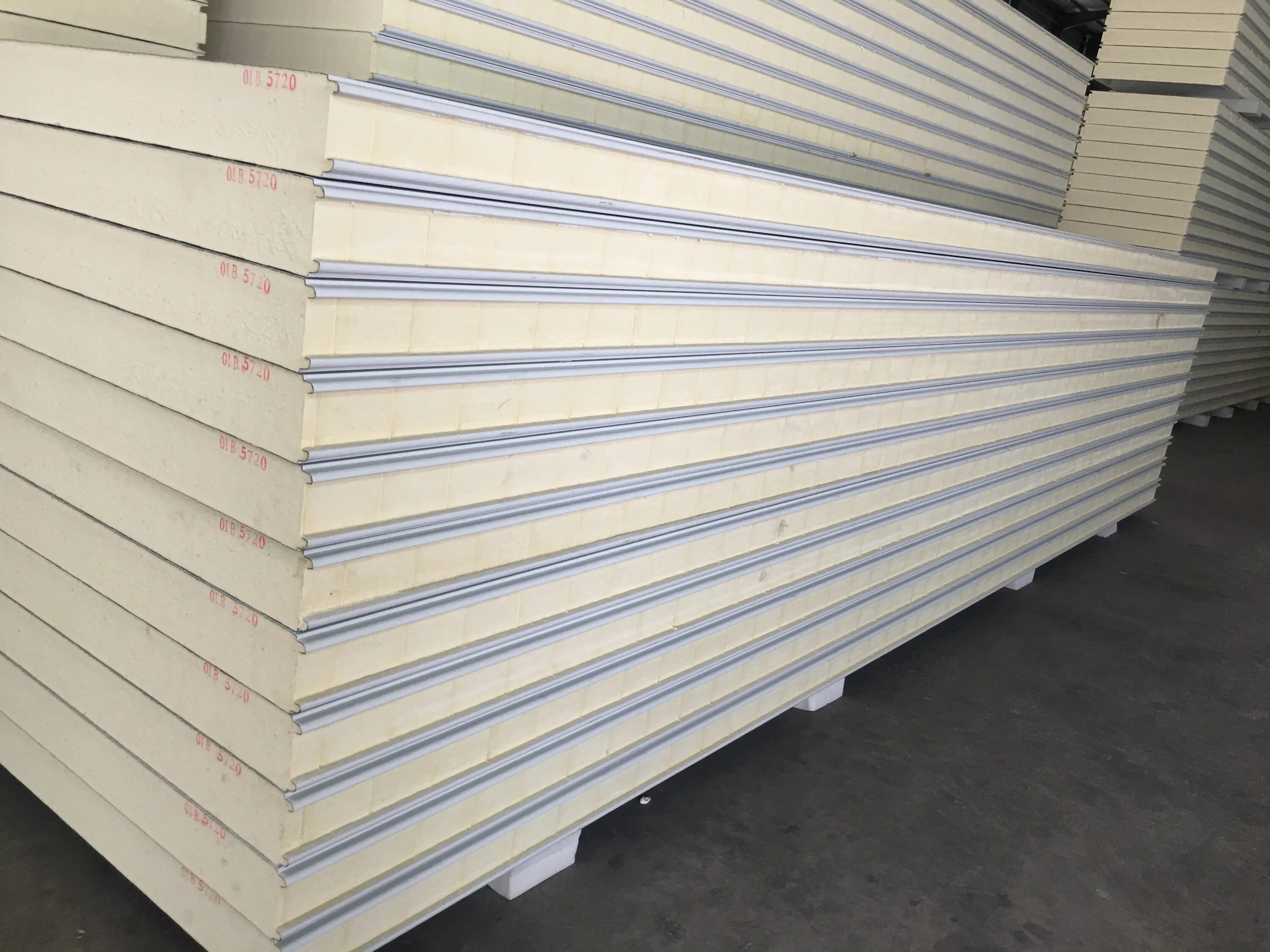 Сэндвич панель базальт 100 мм стеновая. Стеновая сэндвич панель 150 мм. Сэндвич панель накатка. Вата 6000*1190*50 стеновая z-lock). Kingspan сэндвич панели характеристики.