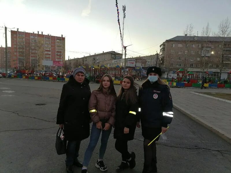 Свето отражающийся школьник. Погода в Копейске сегодня. ГАИ Копейска фото.