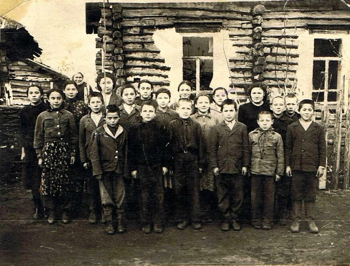 школы 1919 года. крупская 1919. школа 1919 года. первая школа воркуты 1937 года. школы 1919 года в россии.