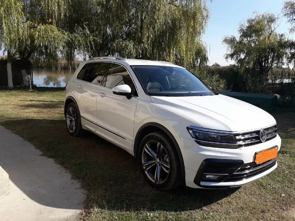 Tiguan sportline антихром. Tiguan 2 sportline. Передняя панель фольксваген тигуан 2018. Tiguan sportline. Tiguan sportline.