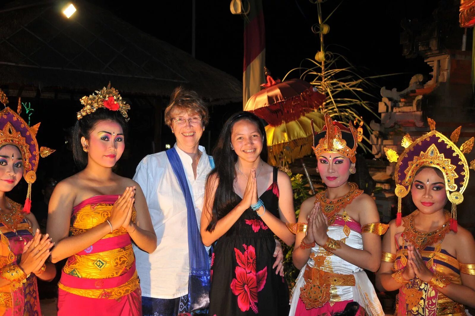 Culture tourism. Таиланд культурный туризм. Культурный туризм Индонезия. Культура Азии. Туристическая культура.