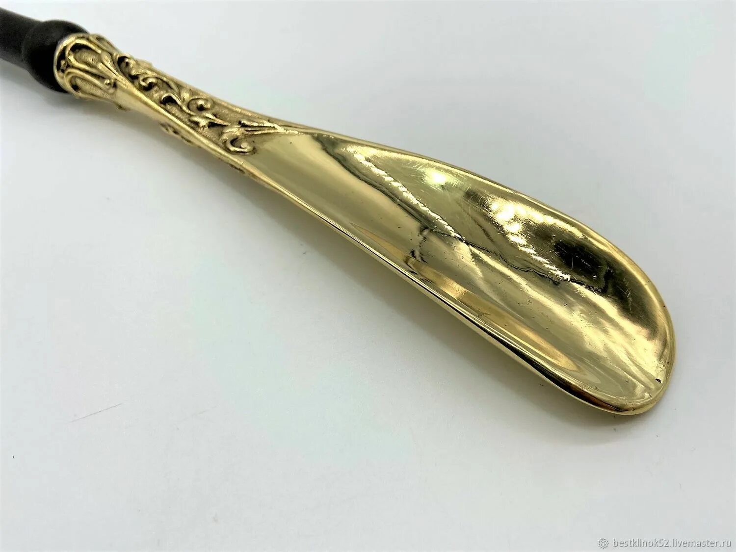 Ложка для обуви 14392-в веревка 48см латунь италия. Рожок для обуви латунь. Ложка обувная. Рожок для обуви латунь. Обувные ложки из латуни.