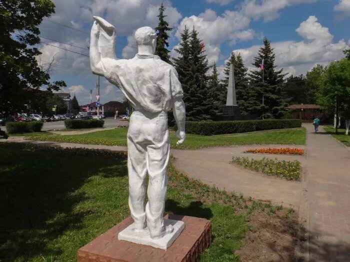 Площадь яхромы. Яхрома памятник. Г Яхрома Московская область. Яхрома достопримечательности города. Яхрома город Московская область достопримечательности.