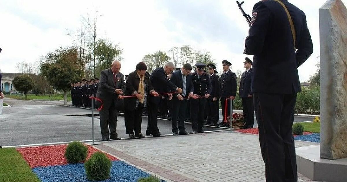 Гисметео октябрьская крыловский краснодарский. Станица Крыловская Ленинградского района Краснодарский край. Станица Крыловская Крыловского района. Парк в ст Крыловской Крыловского района. Ходарев станица Крыловская.