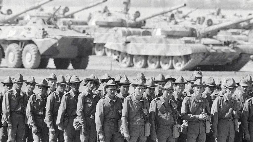 Ввод войск в афганистан 1979. Советские войска в афганистане 1979. Советская интервенция в афганистане (с 1979). Афганистан 1979. Интервенция афганистан.