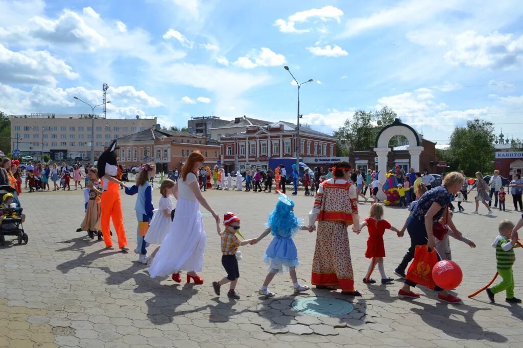 Новости соликамска на сегодня. День города Соликамск 2021. Соликамск праздник. Люди Соликамск. Соликамск население.