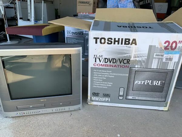 Toshiba 21 TV/VCR/DVD Combo. Телевизор 1996 Тошиба бомба. Кинескопный телевизор Тошиба 21 дюйм. Тошиба бомба телевизор 72. Телевизор тошиба сервисный