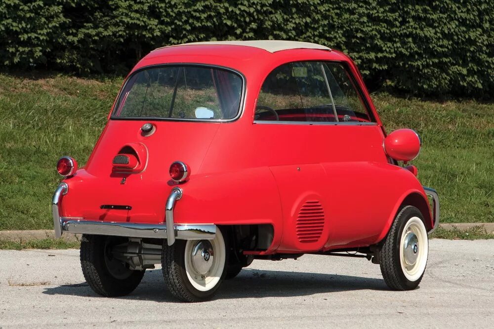 Самые странные автомобили в мире. БМВ Изетта 300. BMW Isetta 300 us-spec. BMW Isetta 1962.