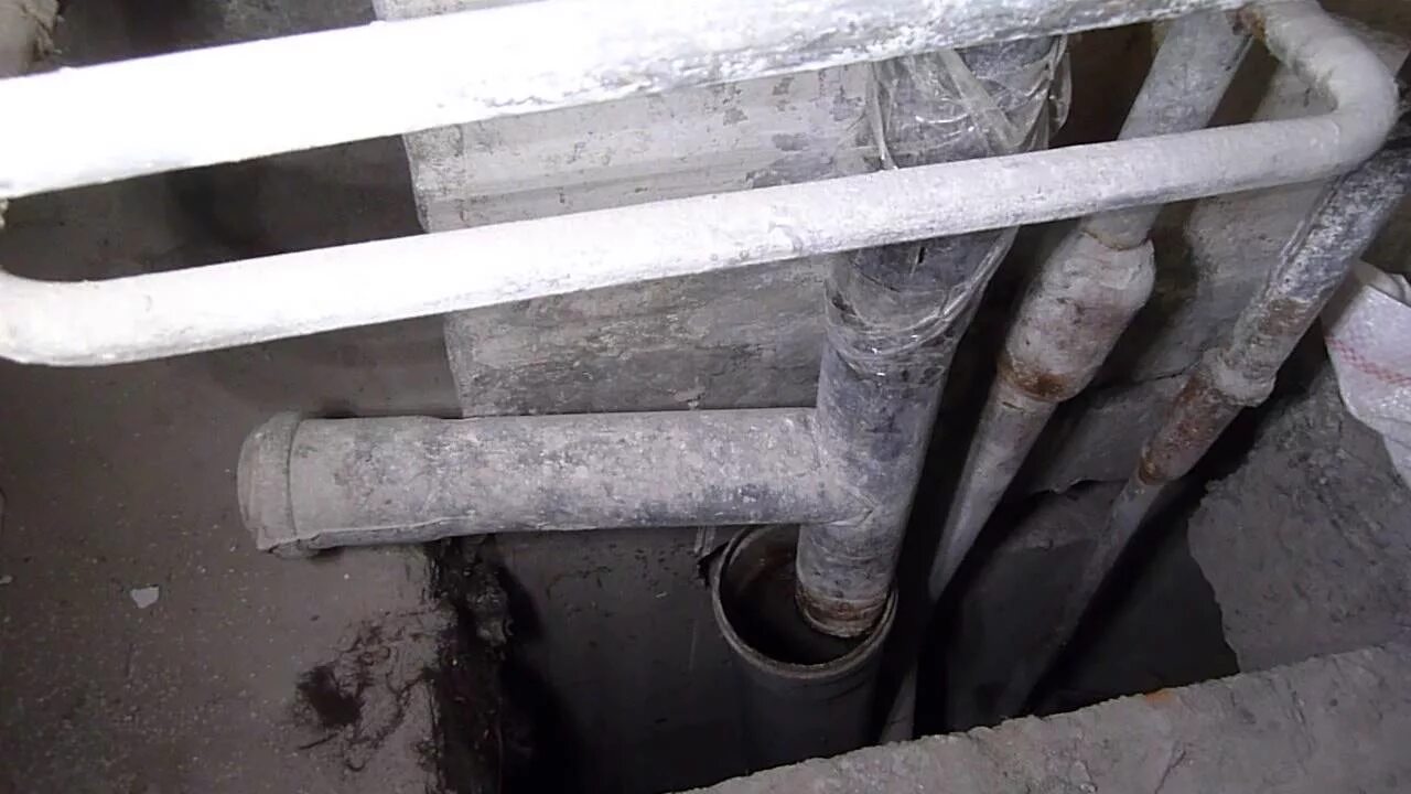 Отвод канализации с разрывом струи. Разрыв струи в канализации 110. Разрыв струи в канализации что это такое.