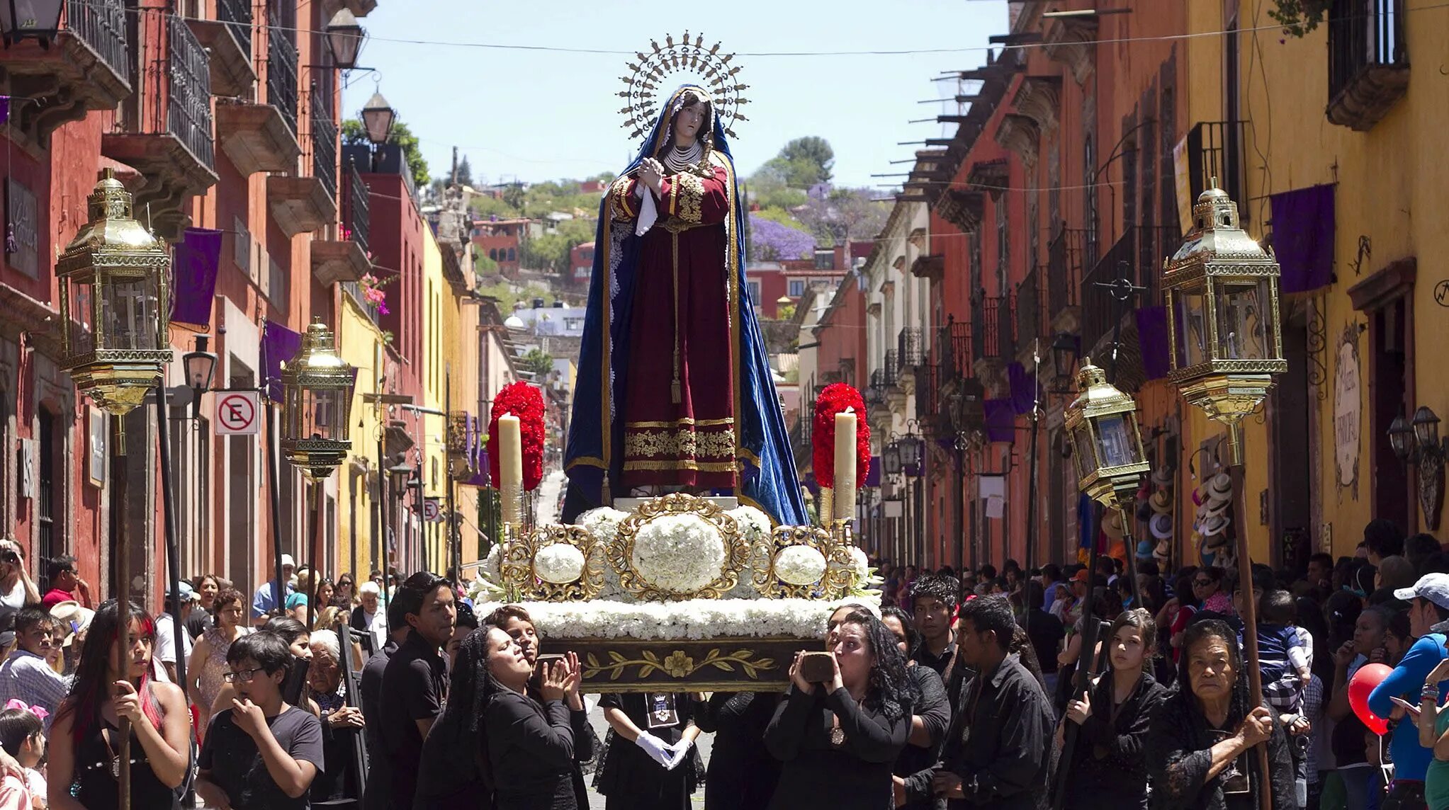 En san. Семана Санта в Испании. Семана Санта в Мексике. Semana Santa — страстная неделя в Испании. Семана Санта Малага.