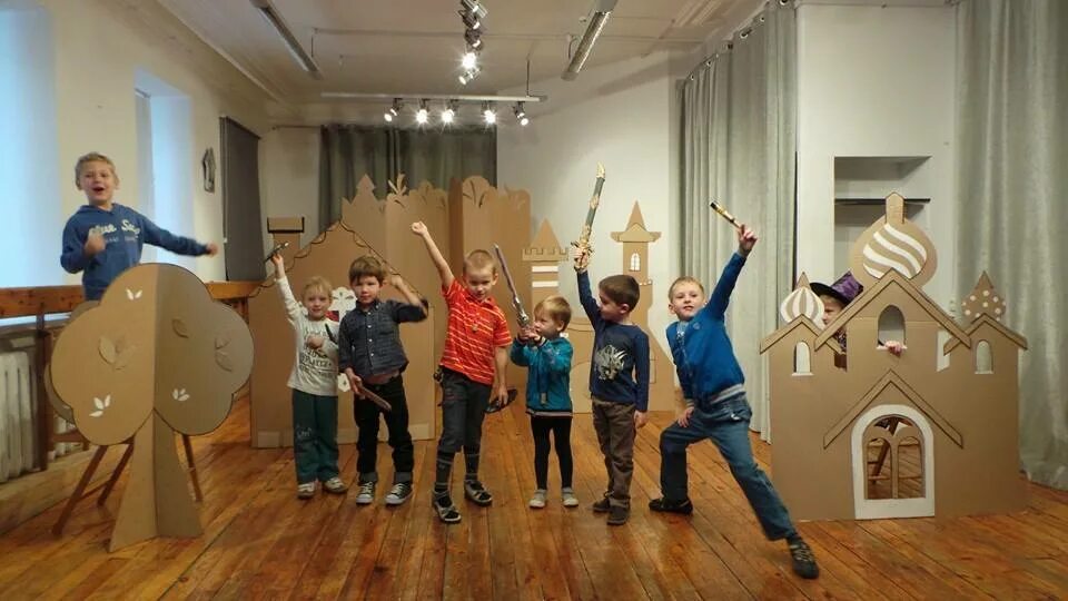 Молодежный театр кемерово. Театр для детей и молодежи мастерская. Театр им тургенева орел. Российский академический молодежный театр логотип. Детский театр.