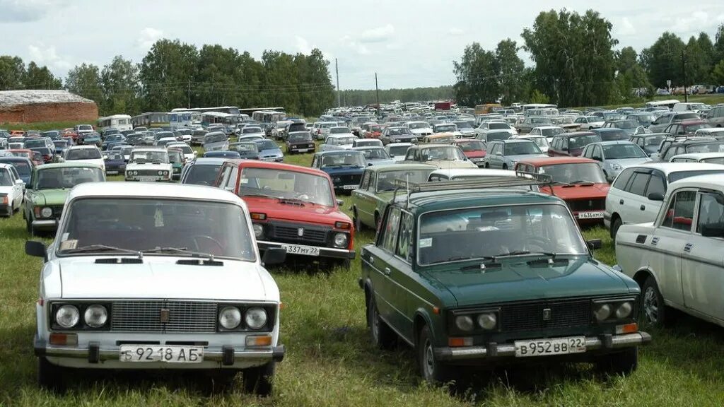 Дром алтайский купить ваз. Авторынок Алтайский край. Барахолка автомобилей. Авторынок Алтая. Алтайка машина.