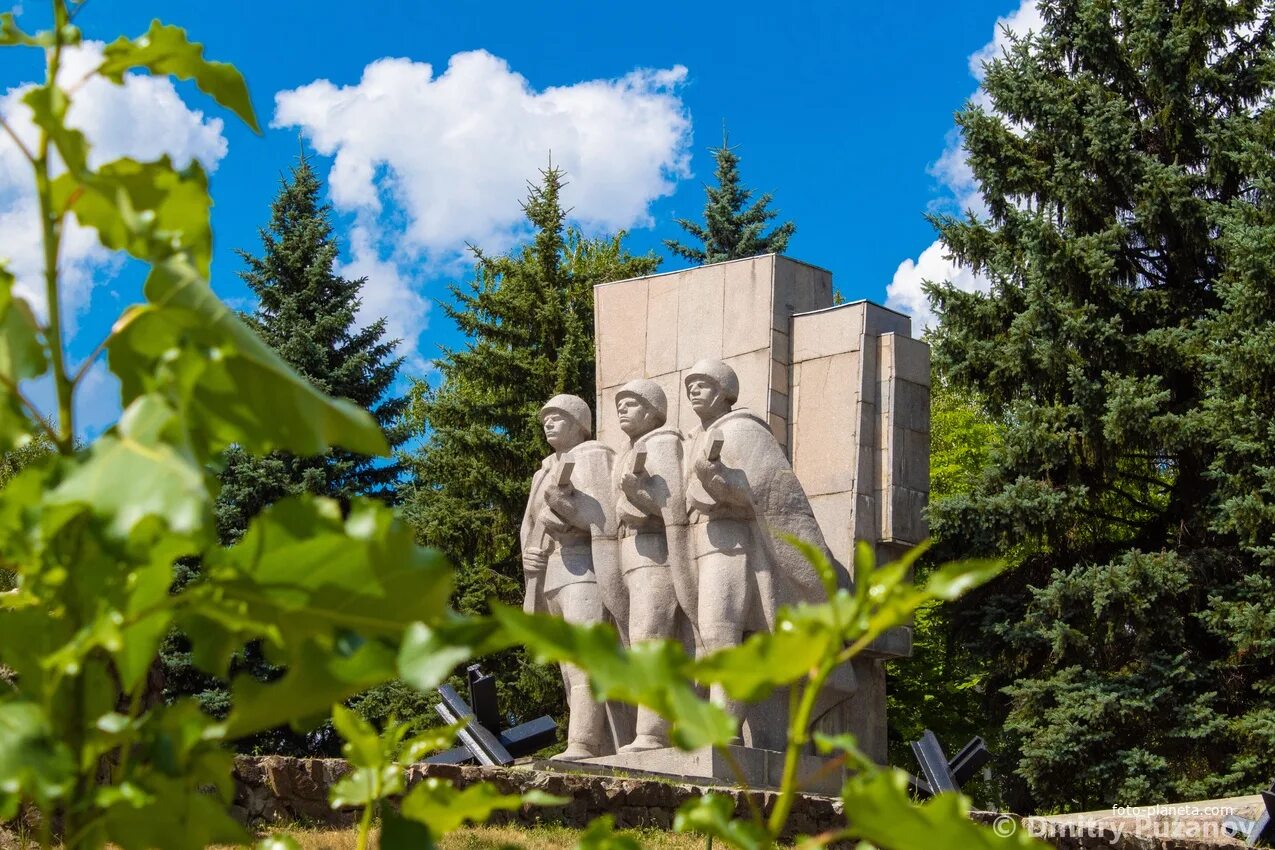 Холм славы Кузнецк Пензенская область. Холм славы город Кузнецк. Холм славы в Кузнецке Пензенской. Памятники в Кузнецке Пензенской области.