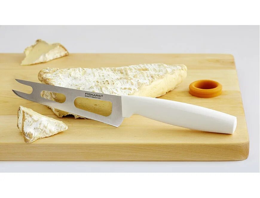 нож для пармезана. нож для сыра. домашний сыр порезанный. даниловский сыр в ярославле. сыр копченый нарезанный.