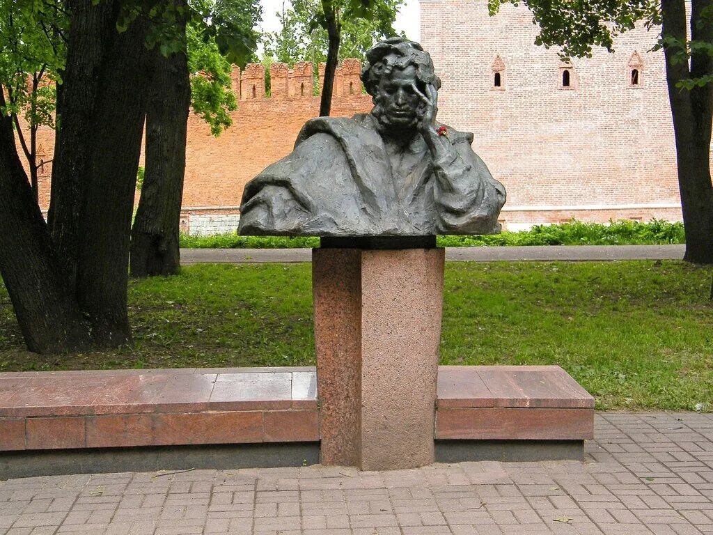 Памятник пржевальскому в смоленске. Смоленск памятник героям смоленского сражения. Памятники смоленск адреса. Смоленск памятник 1812. Памятники смоленск адреса.