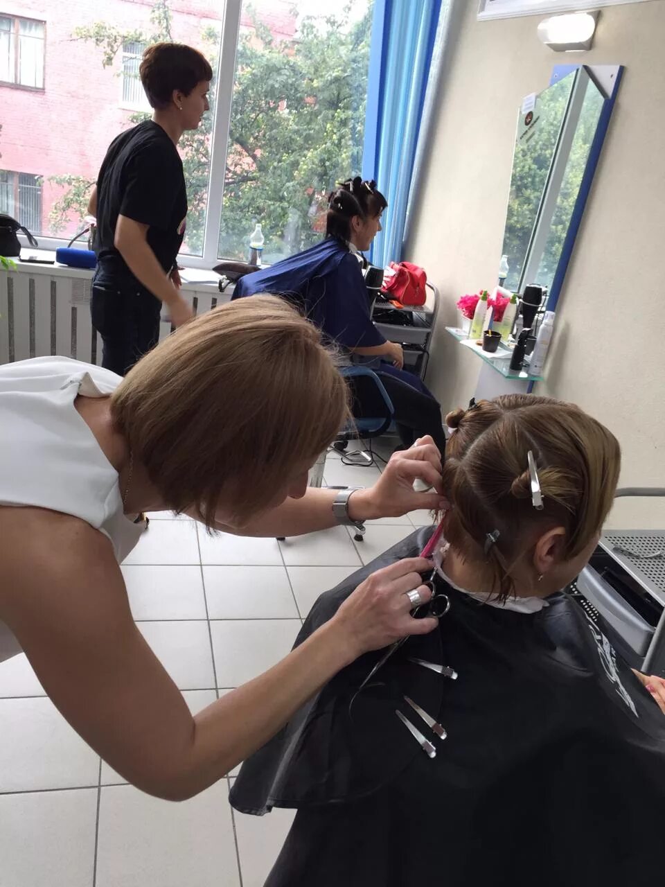 Хорошая школа парикмахер. Парикмахерские курсы. Хорошая школа парикмахер. Хорошая школа парикмахер. Хорошая школа парикмахер.