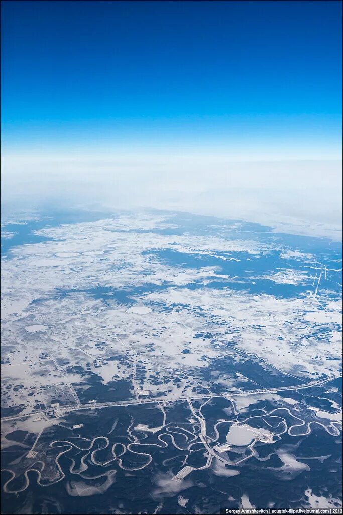 Земля - вид сверху. Вид на землю с высоты. Вид с высоты 10 км. Вид с самолета на землю. 8 тыс км