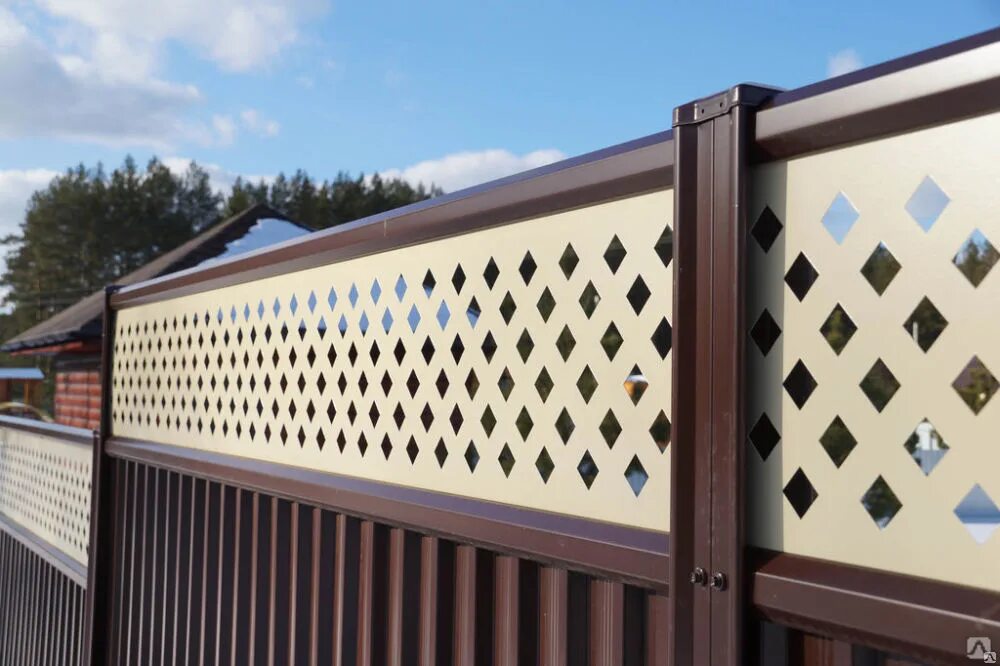 Забор из дпк deckline. Модульный забор гранд лайн премиум плюс. Современные заборы. Панели для забора. Фиброцементный сайдинг забор.