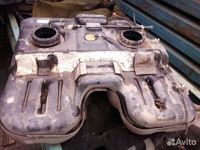 Топливный бак хендай туксон 2007. Бак топливный сантафе классик 2. 0 дизель. 2 дизель. Топливный бак hyundai santa fe.