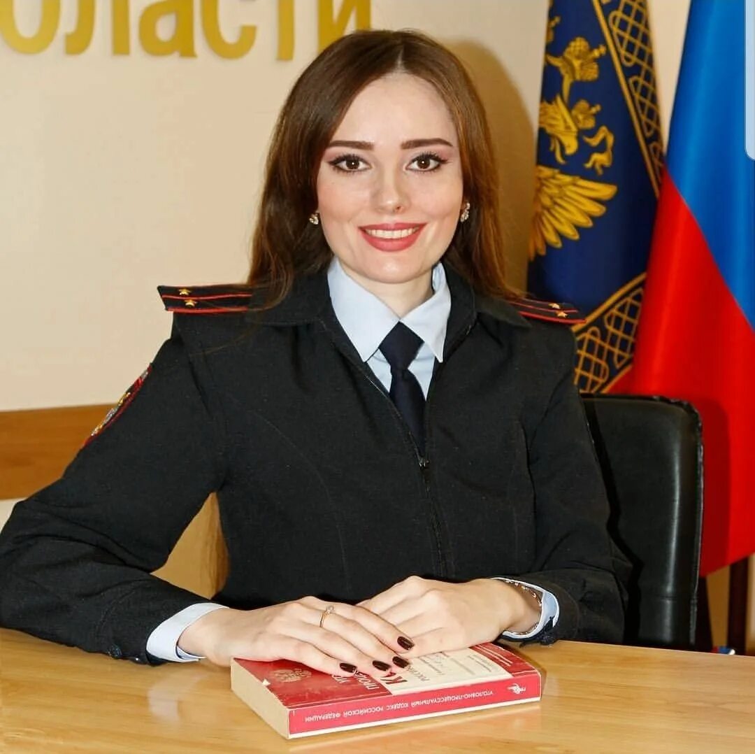 Красивые женщины следователи. Швецова анастасия андреевна. Красивые прокуроры девушки. Инна чернягова. Сериал дознаватель марина босиком.